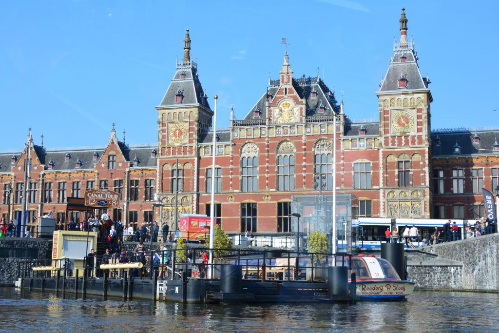 stazione centrale di amsterdam