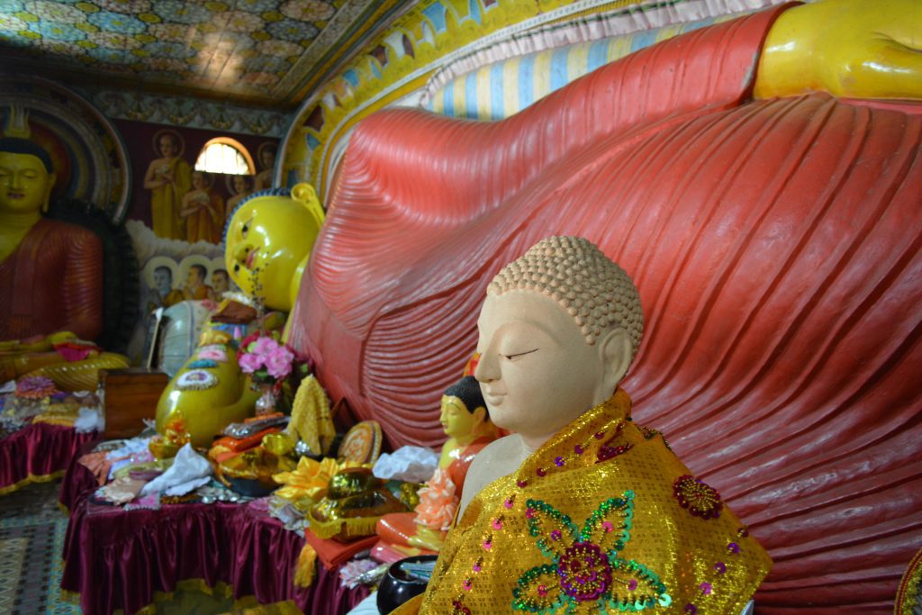 statue del Buddha in varie pose nel santuario di Jetaravana 